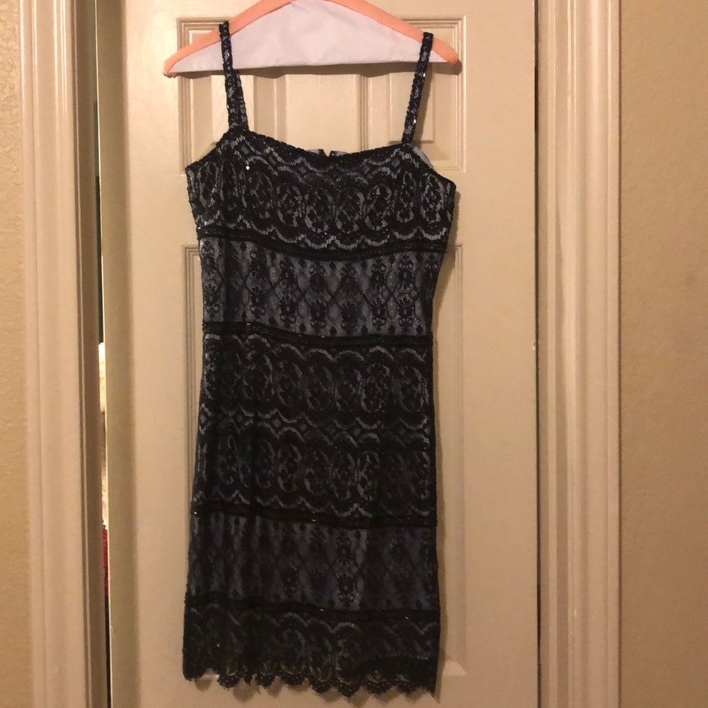 Cocktail dress w/ black lace & beading.